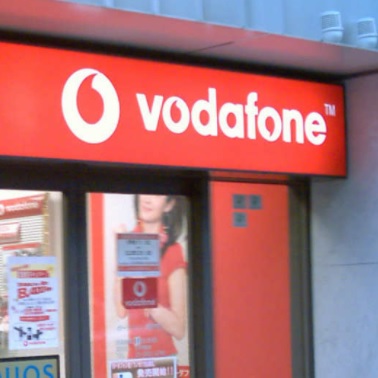 India Desire : Vodafone Rs 352 Plan Offer→ Get Unlimited Calls, 1GB/Day 4G/3G Data For 3 Months @ Rs 352 [Students Offer]